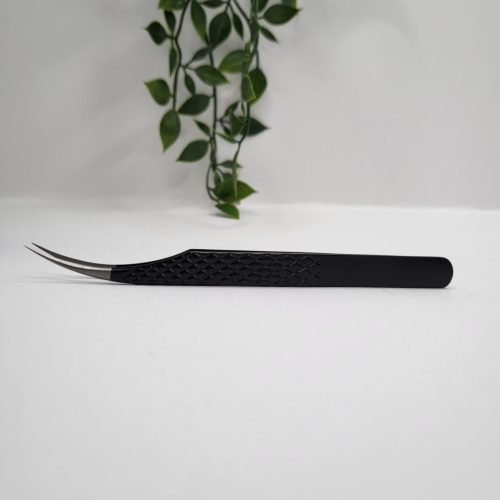 MP Beauty Black enyhén hajlított izoláló szempilla csipesz 