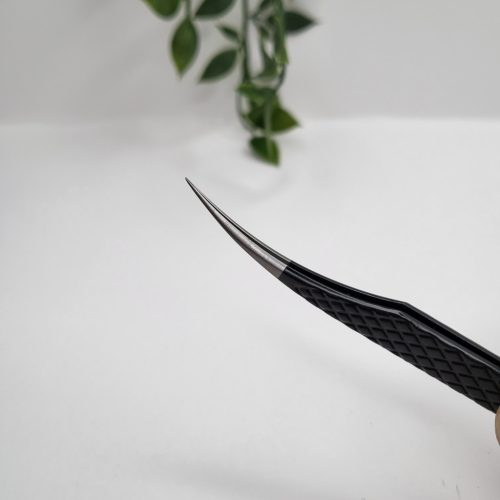 MP Beauty Black enyhén hajlított izoláló szempilla csipesz 