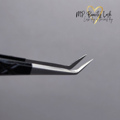 MP Beauty Black Izoláló csipesz extra vékony fejrésszel